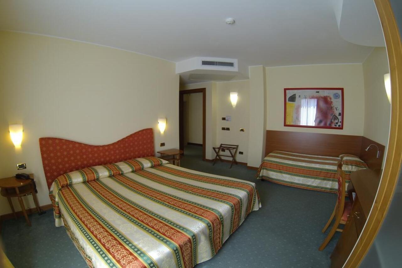 Hotel Miro' Garda  Esterno foto