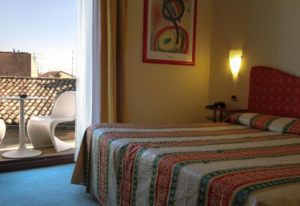 Hotel Miro' Garda  Esterno foto